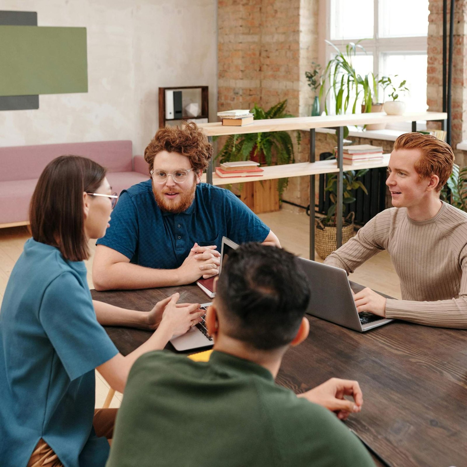 Experts at Infiazure Technologies analyzing client challenges to propose the right engagement model
